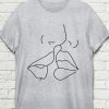 Kissing T-shirt grey