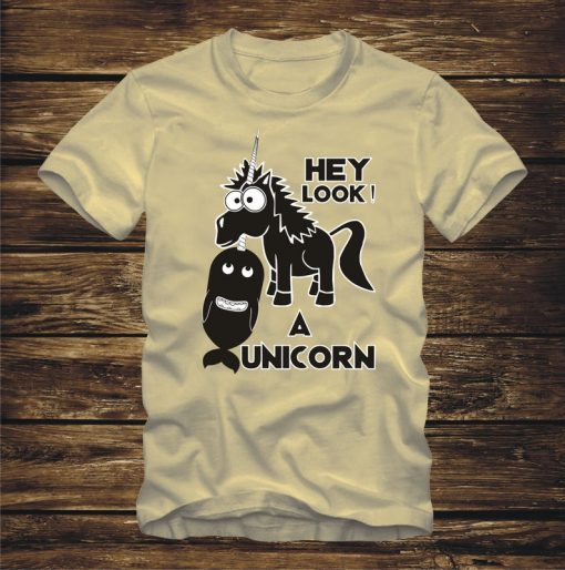 NARWHAL Hey Look A Unicorn - T-Shirt