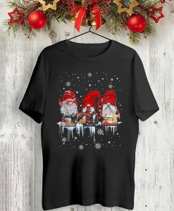 Sewing gnomes three quilting gnomies T-shirt