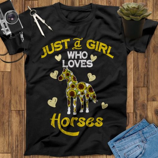 Just A Girl Who Love Horses With Sunflowers T-Shirt